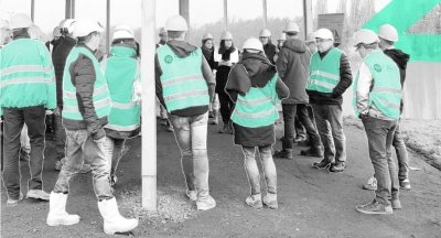 Visite du chantier de l'école de La Selle-Craonnaise, par l'agence Huitorel & Morais Architextes, en 2022